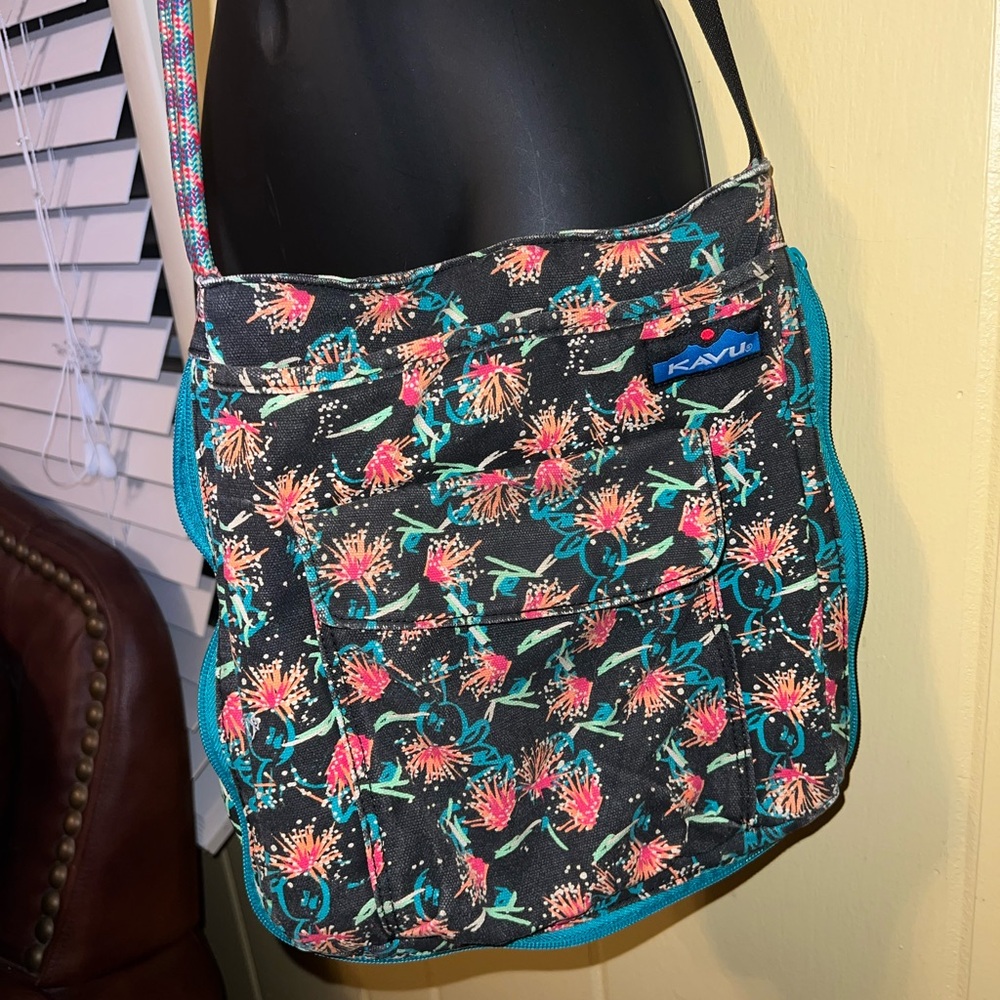 Kavu Crossbody Rope Purse Bag Blue Pink Floral Firework Canvas Adjustable Strap - Picture 4 of 13